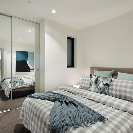 Experience Platinum Hotel Apartments เมลเบิร์น ภายนอก รูปภาพ