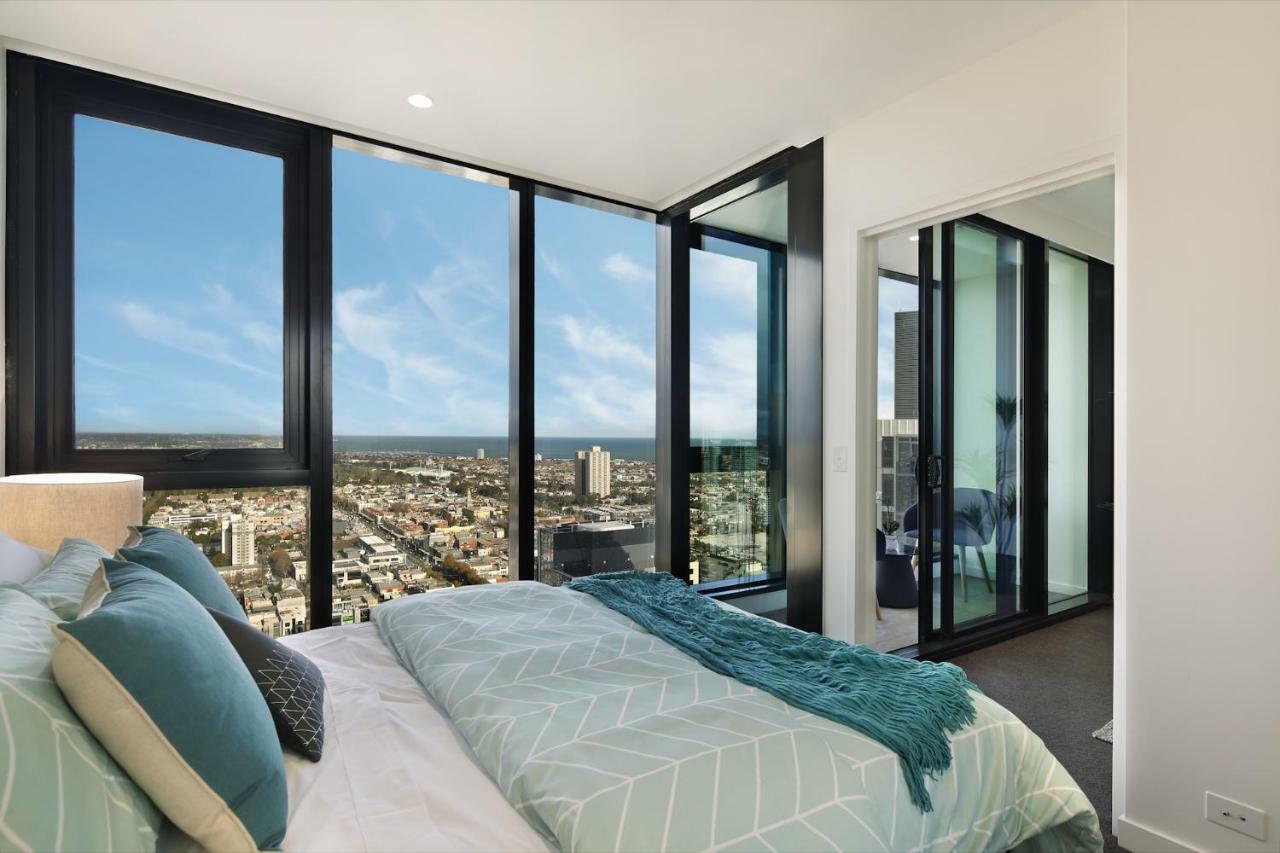 Experience Platinum Hotel Apartments เมลเบิร์น ภายนอก รูปภาพ