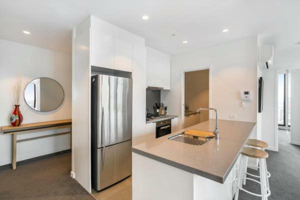 Experience Platinum Hotel Apartments เมลเบิร์น ภายนอก รูปภาพ