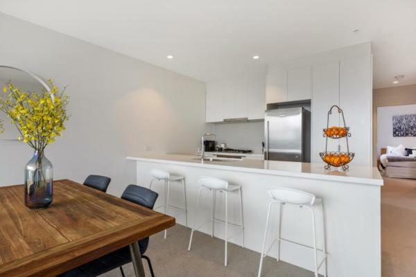 Experience Platinum Hotel Apartments เมลเบิร์น ภายนอก รูปภาพ
