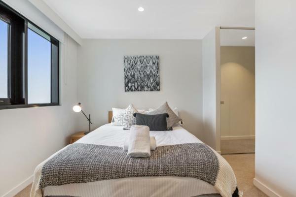 Experience Platinum Hotel Apartments เมลเบิร์น ภายนอก รูปภาพ