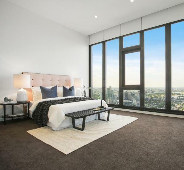 Experience Platinum Hotel Apartments เมลเบิร์น ภายนอก รูปภาพ