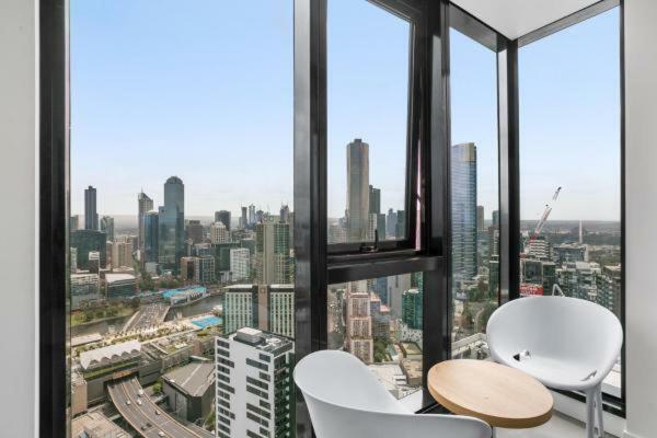 Experience Platinum Hotel Apartments เมลเบิร์น ภายนอก รูปภาพ